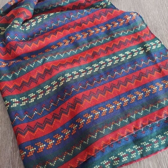 Women’s Canyon Sky Aztec Style Polyester Scarf - Picture 2 of 4